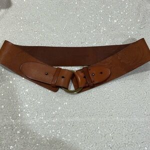 Línea Pelle brown leather belt, gold buckle size L